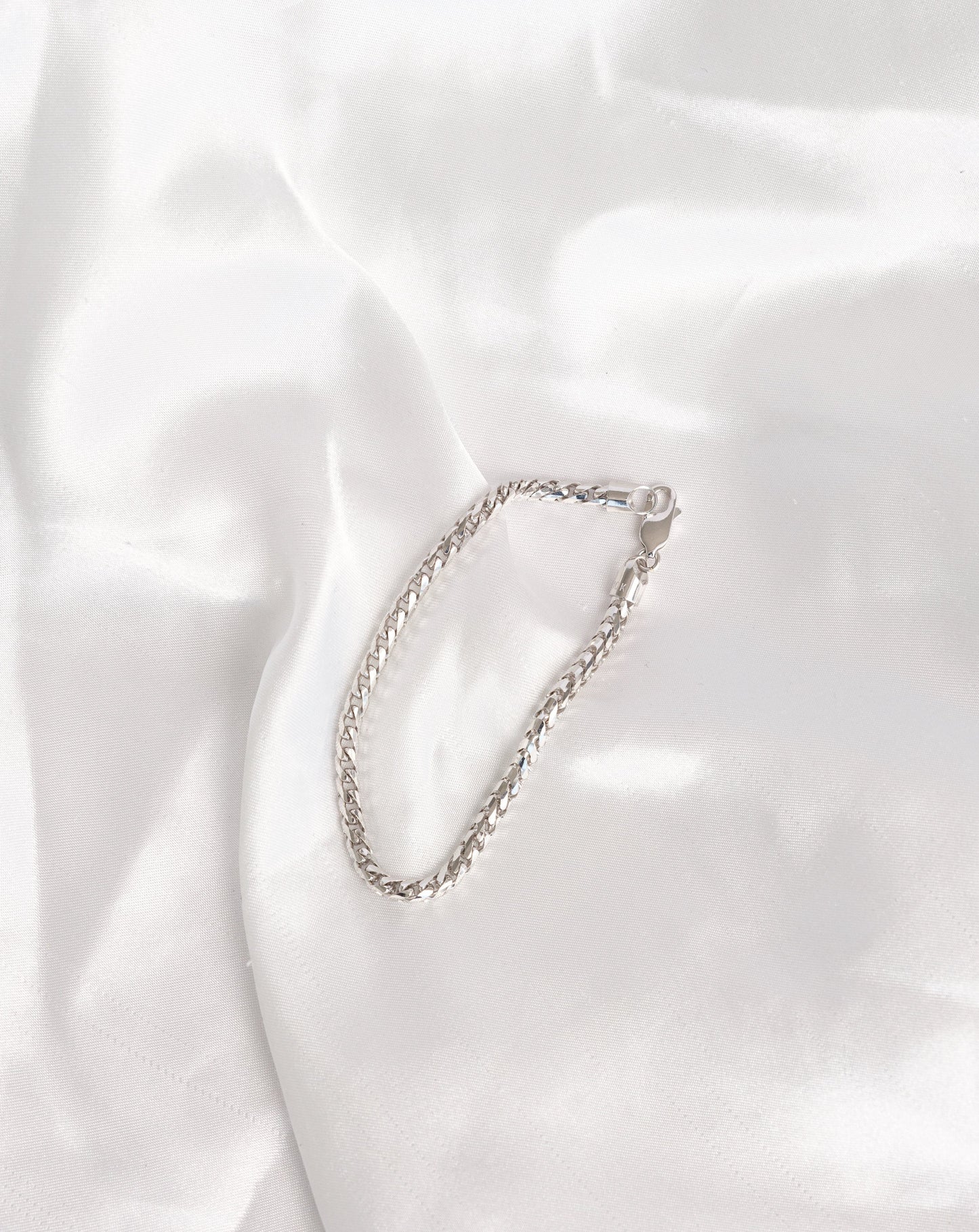 Diamond Cut Foxtail Bracelet in 10KT White Gold