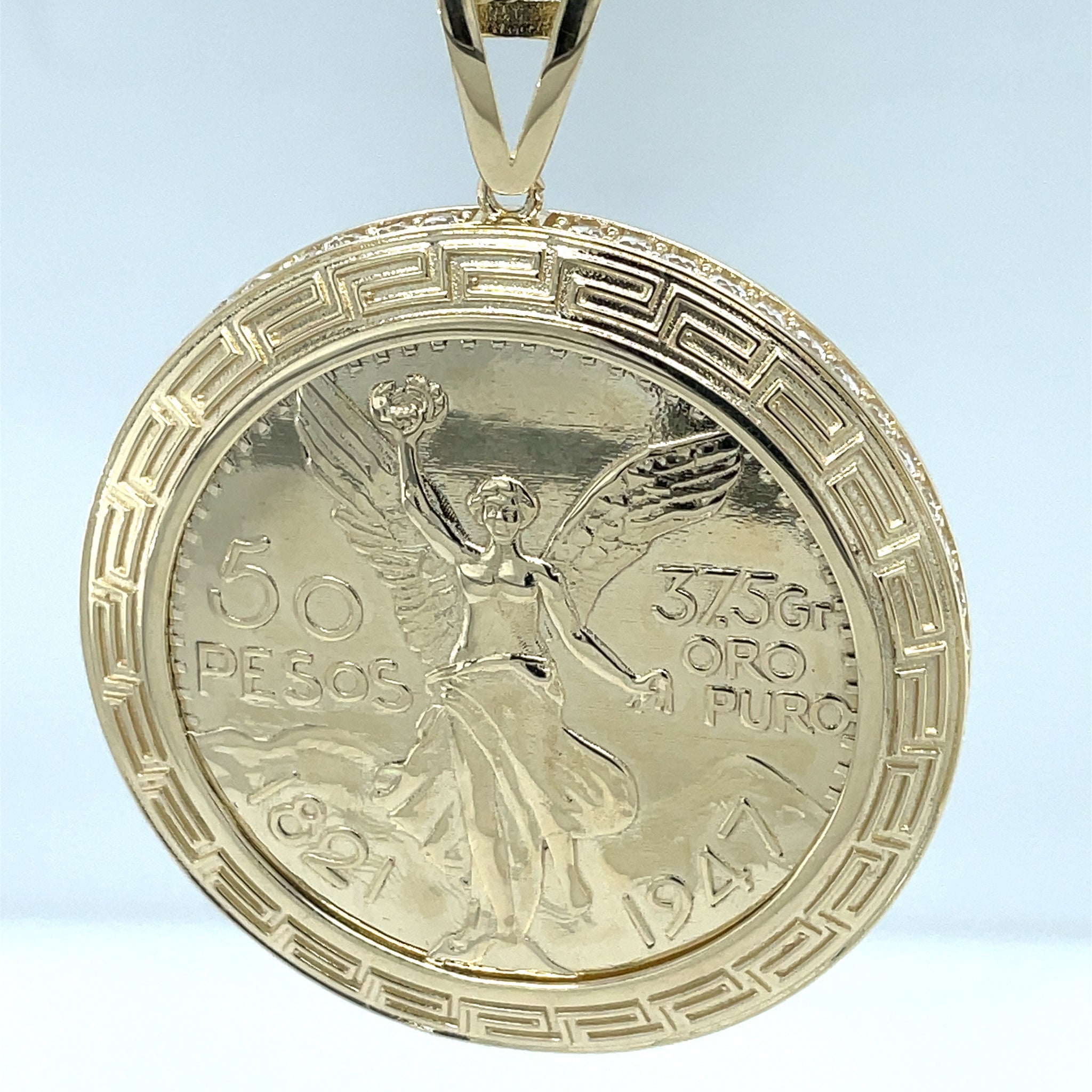 Round Medallion Pendant 10KT Yellow Gold, Variation